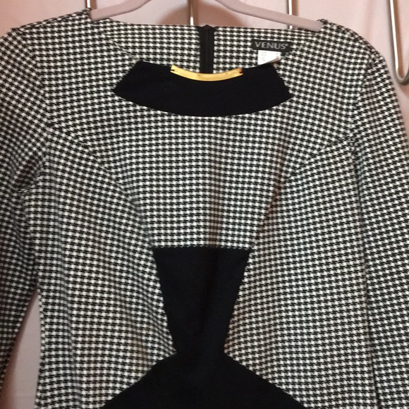 Venus Gingham Dress - Picture 2 of 3